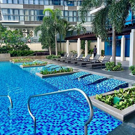 Hotel Vibe Condo At Uptown Parksuites Bgc Taguig Bagian luar foto