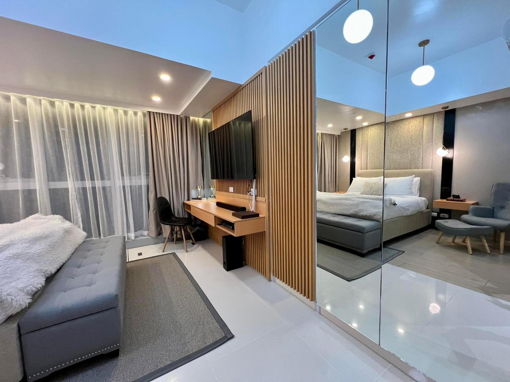Hotel Vibe Condo At Uptown Parksuites Bgc Taguig Bagian luar foto