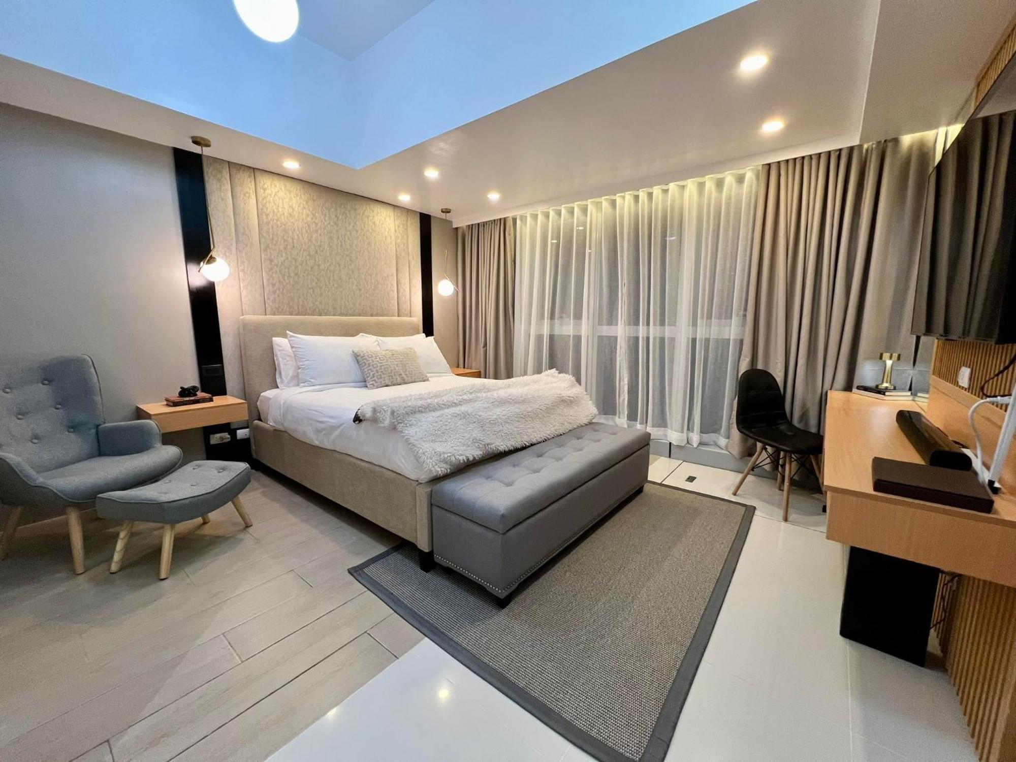 Hotel Vibe Condo At Uptown Parksuites Bgc Taguig Bagian luar foto